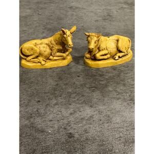 Two Plastic Cow Figurines Nativity Made in Italy 2804